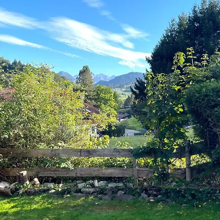 Tiefenbach Mit Garten